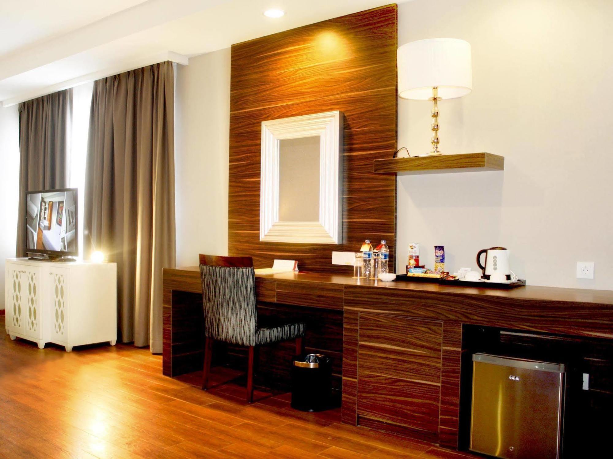 Pranaya Boutique Hotel Serpong Dış mekan fotoğraf